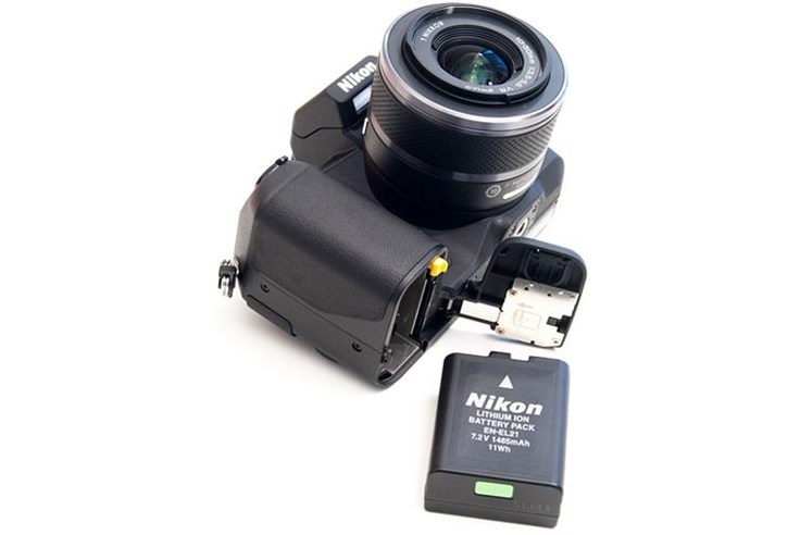 Nikon 1 V2 (9).jpg
